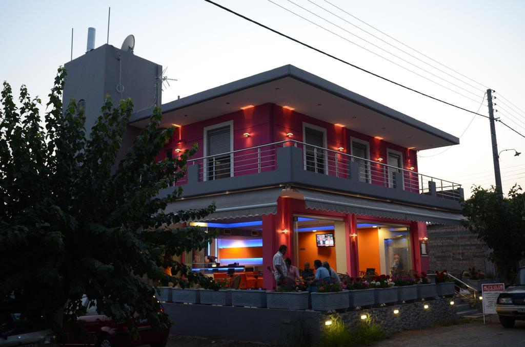 Papanikolaou Rooms Neochori  エクステリア 写真